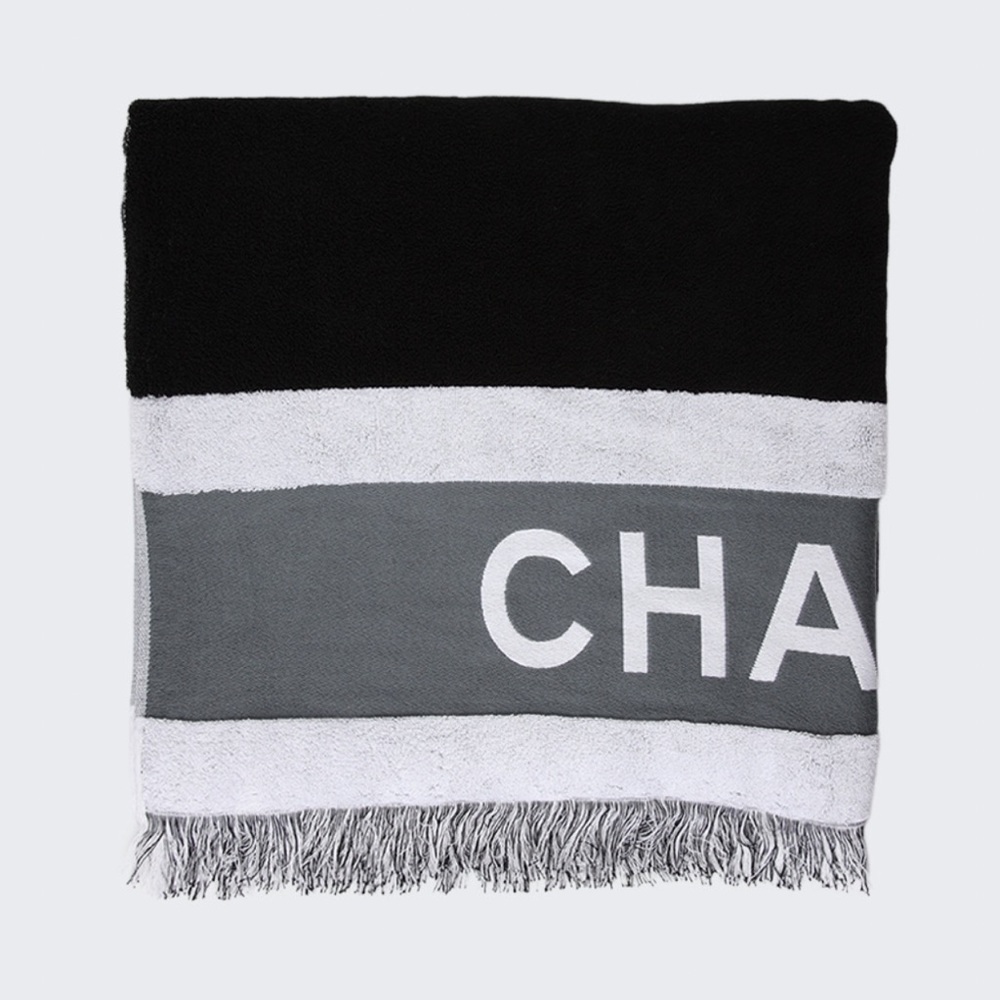 Chanel towel 2023